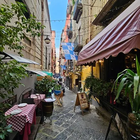 Lostnaples Oda ve Kahvaltı 4*